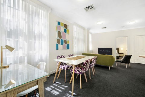 ULTIQA Rothbury Hotel - Surfers Paradise Gold Coast 2