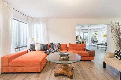 ULTRA SPACIOUS STYLISH HOME IN PRESTONS - SYDNEY - Surfers Paradise Gold Coast 0