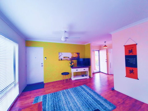 Unique Bouvard Beach House Mandurah - Surfers Paradise Gold Coast 0