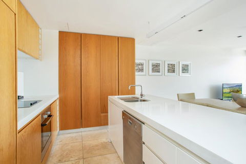 Unit 101 Plantation Resort - Rainbow Beach, Plantation Resort, Second Floor, Aircon, Pool, Spa - Surfers Paradise Gold Coast 1