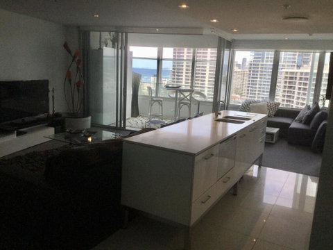 Upmarket Resort At Beach Surfers Paradise URGC - Surfers Paradise Gold Coast 3