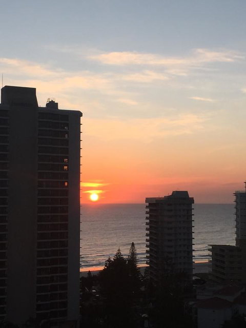 Upmarket Resort At Beach Surfers Paradise URGC - Surfers Paradise Gold Coast 2