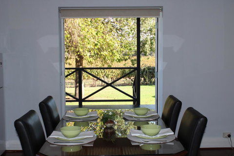 Upper Reach Spa Cottage - Surfers Paradise Gold Coast 2