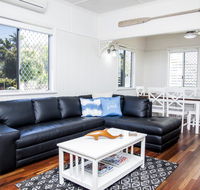 Urangan Harbour Cottage - Surfers Paradise Gold Coast