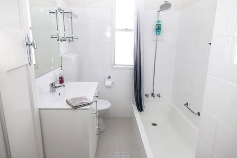 Urangan Harbour Cottage - Surfers Paradise Gold Coast 3