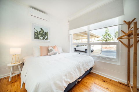 Urban Beach Shack-Metres From The Beach & Cafes - Surfers Paradise Gold Coast 2