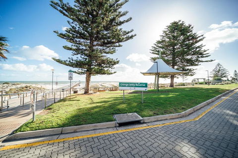 Urban Beach Shack-Metres From The Beach & Cafes - Surfers Paradise Gold Coast 3