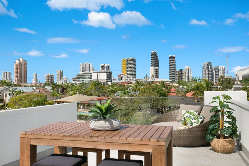 Broadbeach Waters QLD Surfers Paradise Gold Coast