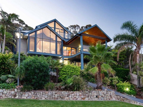 Venabu On Garuwa, 20 Garuwa Street - Spectacular House With Fabulous Views - Surfers Paradise Gold Coast 0