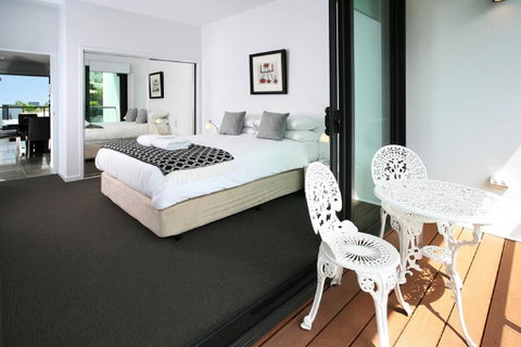 Views From Red Hill - Modern And Spacious Split-Level Executive 3BR Red Hill Apartment Close To CBD - Surfers Paradise Gold Coast 3