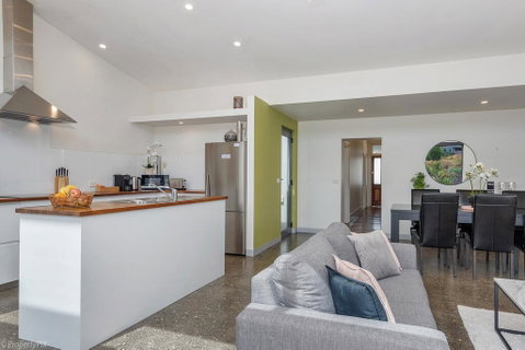 Walk To Salamanca, Queens Cottage LUX 3bdm Queens Cottage - Surfers Paradise Gold Coast 1