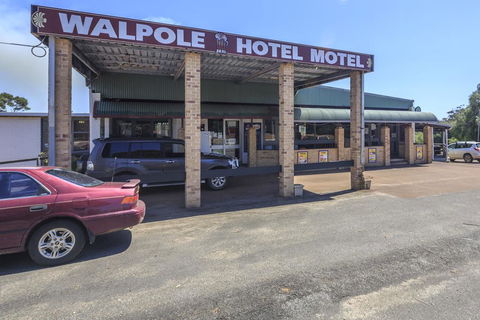 Walpole Hotel Motel - Surfers Paradise Gold Coast 1