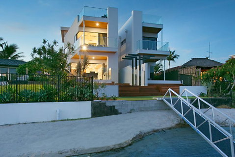 Wanderlust On Water - Surfers Paradise Gold Coast 2