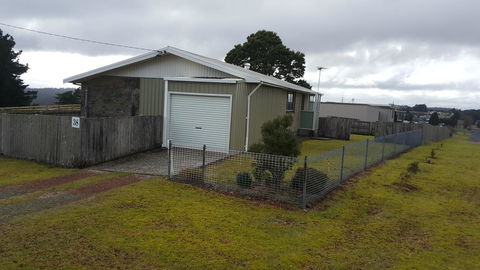 Waratah Falls Holiday Unit - Surfers Paradise Gold Coast 3