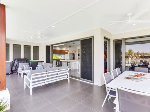 WATERFRONT HOME BORDERING MOOLOOLABA - Surfers Paradise Gold Coast 2