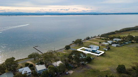 Waterfront Sanctuary - Raymond Island Getaway - Surfers Paradise Gold Coast 0