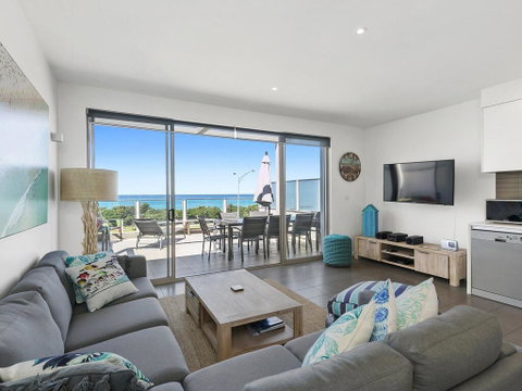 WATERFRONT SEVEN - In The Heart Of Lorne - Surfers Paradise Gold Coast 3