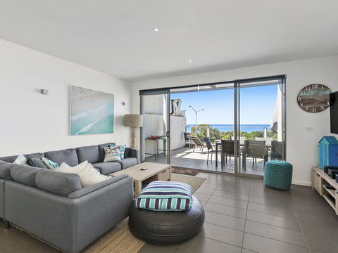 WATERFRONT SEVEN - In The Heart Of Lorne - Surfers Paradise Gold Coast 0