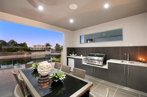 Waterfront Splendour - Surfers Paradise Gold Coast 1