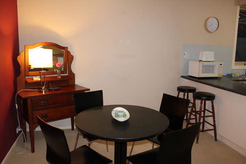 Australian Home Away @ Box Hill 2 Bedroom - Surfers Paradise Gold Coast 9