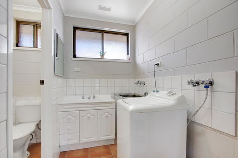 Hybiscus Waterfront Apartments - Surfers Paradise Gold Coast 20