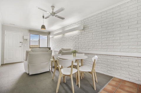 Hybiscus Waterfront Apartments - Surfers Paradise Gold Coast 26