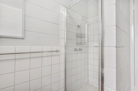 Hybiscus Waterfront Apartments - Surfers Paradise Gold Coast 29