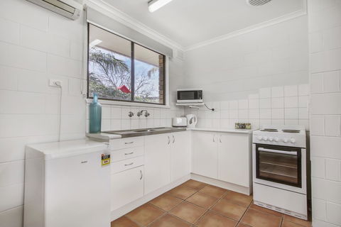 Hybiscus Waterfront Apartments - Surfers Paradise Gold Coast 24
