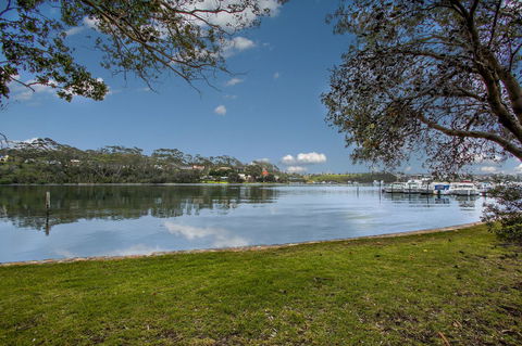 Hybiscus Waterfront Apartments - Surfers Paradise Gold Coast 33