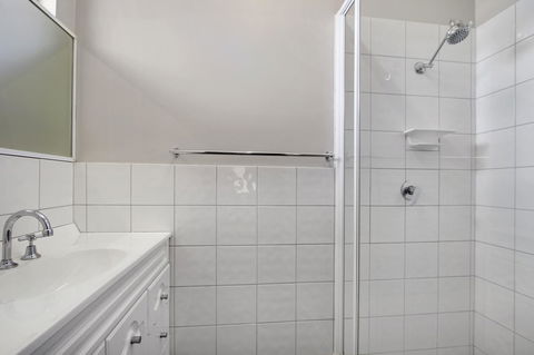 Hybiscus Waterfront Apartments - Surfers Paradise Gold Coast 12