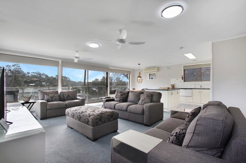 Hybiscus Waterfront Apartments - Surfers Paradise Gold Coast 6