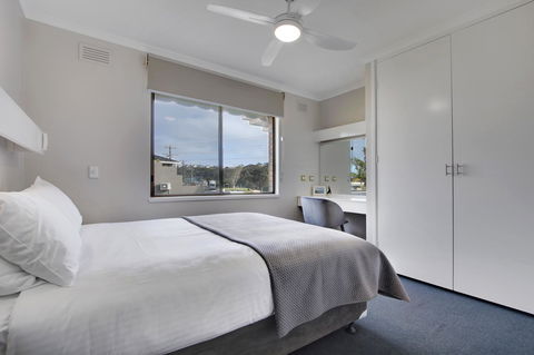 Hybiscus Waterfront Apartments - Surfers Paradise Gold Coast 11