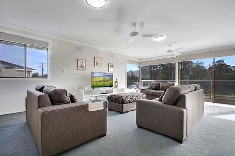 Hybiscus Waterfront Apartments - Surfers Paradise Gold Coast 8