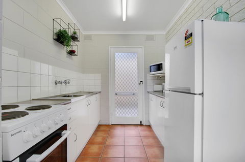 Hybiscus Waterfront Apartments - Surfers Paradise Gold Coast 16