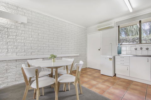 Hybiscus Waterfront Apartments - Surfers Paradise Gold Coast 25