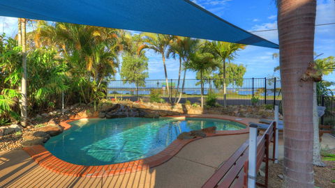 Dolphin Waters - Surfers Paradise Gold Coast 15