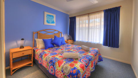 Dolphin Waters - Surfers Paradise Gold Coast 12