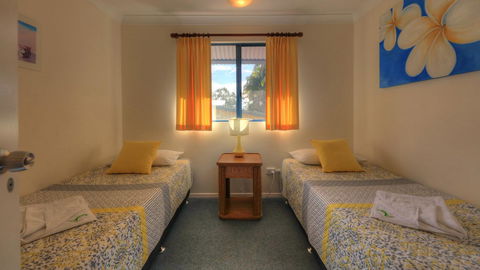 Dolphin Waters - Surfers Paradise Gold Coast 9