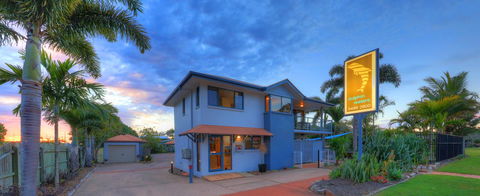 Dolphin Waters - Surfers Paradise Gold Coast 14