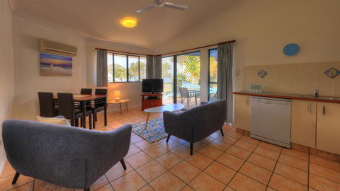 Dolphin Waters - Surfers Paradise Gold Coast 1