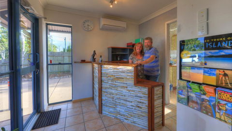 Dolphin Waters - Surfers Paradise Gold Coast 13