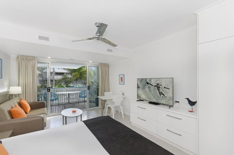 By The Sea Port Douglas - Surfers Paradise Gold Coast 19