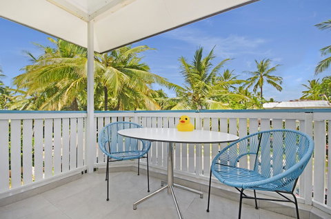 By The Sea Port Douglas - Surfers Paradise Gold Coast 16