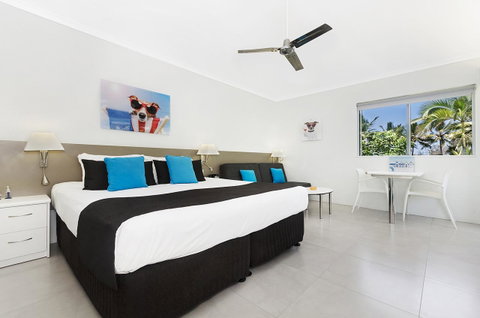 By The Sea Port Douglas - Surfers Paradise Gold Coast 15