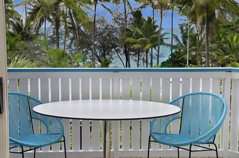 By The Sea Port Douglas - Surfers Paradise Gold Coast 5