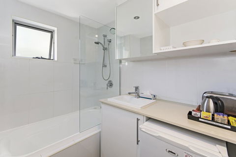 Redvue Holiday Apartments - Surfers Paradise Gold Coast 26
