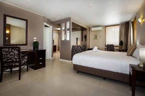 Madison Plaza Townsville - Surfers Paradise Gold Coast 1
