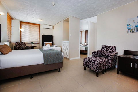 Madison Plaza Townsville - Surfers Paradise Gold Coast 6