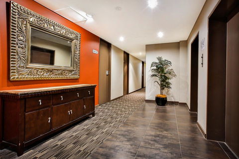 Madison Plaza Townsville - Surfers Paradise Gold Coast 9