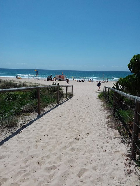 Surfers Chalet - Surfers Paradise Gold Coast 5